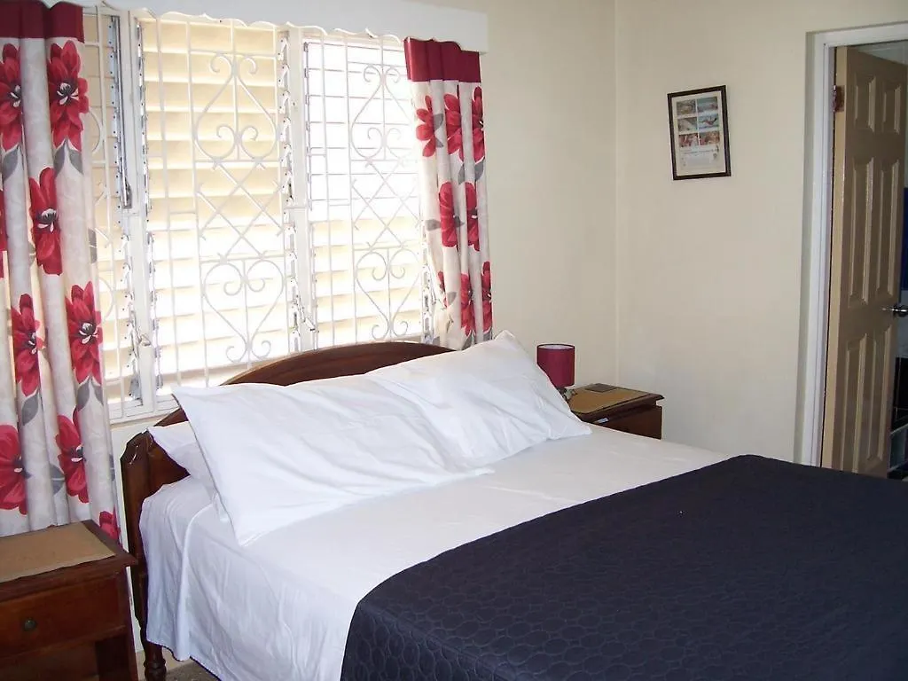 Pansiyon Almond Tree Villa Ocho Rios Jamaika