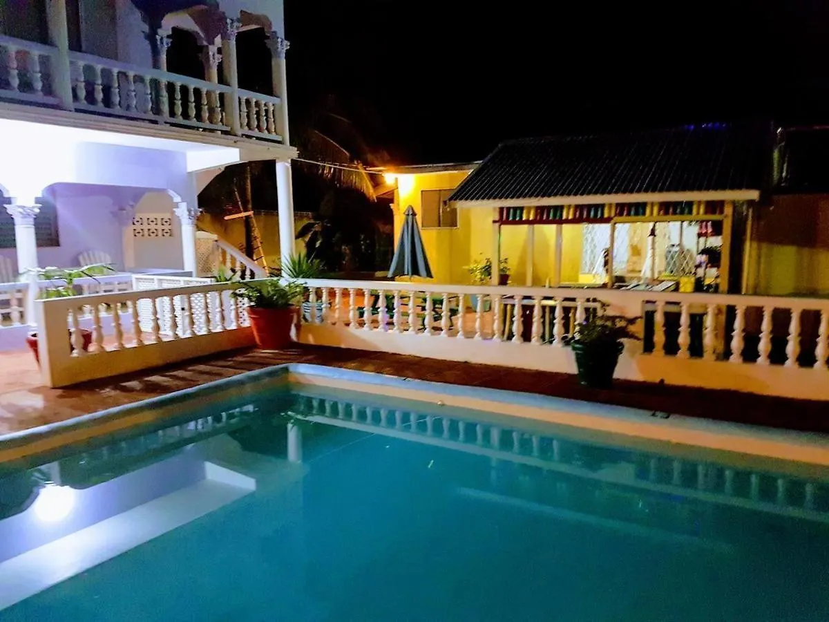 Pansiyon Almond Tree Villa Ocho Rios